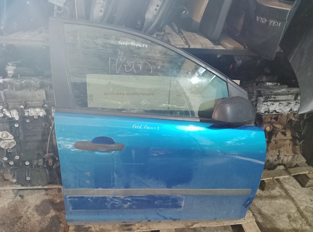 Стекло двери передней правой