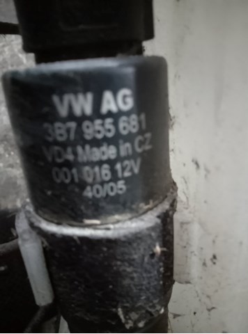 Насос-двигун омивача фар