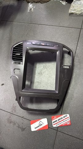 Кнопка включения аварийного сигнала