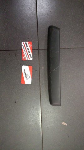 Молдинг решітки переднього бампера, правий