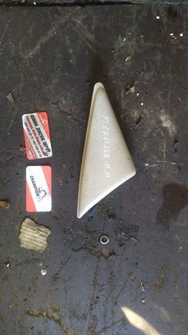 Пластикове оздоблення дзеркала