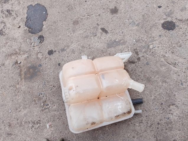 Бачок системи охолодження, розширювальний