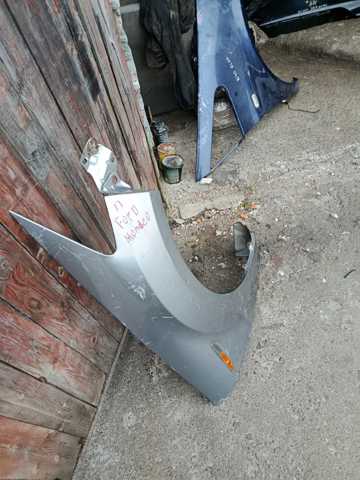 Крыло переднее правое