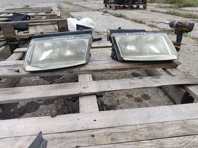 Фара правая