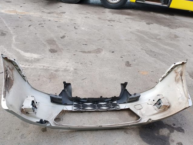 Бампер передній