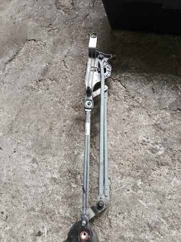 Трапеція склоочисника