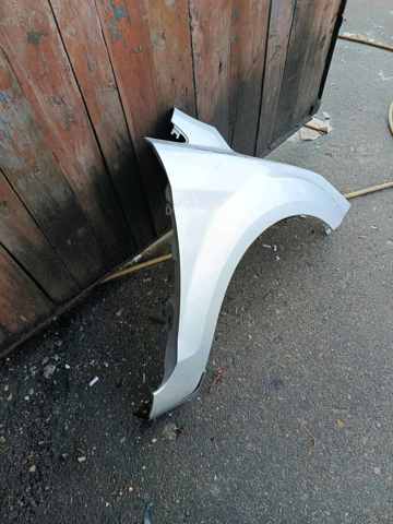 Крыло переднее правое