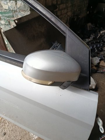 Двері передні, праві