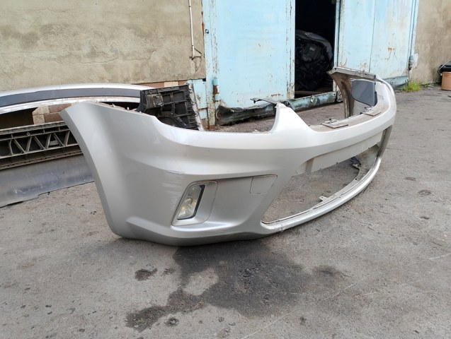 Бампер передній