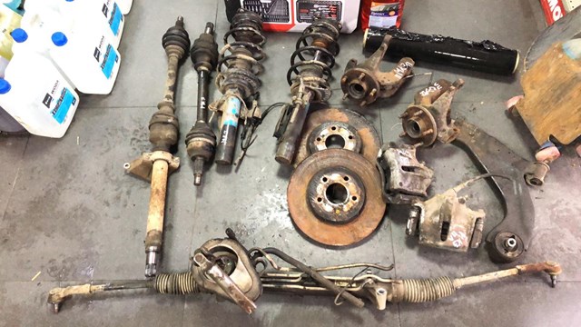 Рычаг передней подвески нижний левый