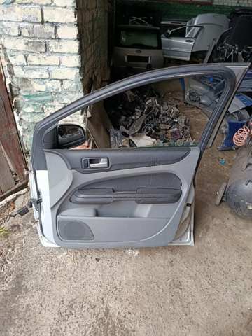 Двері передні, праві