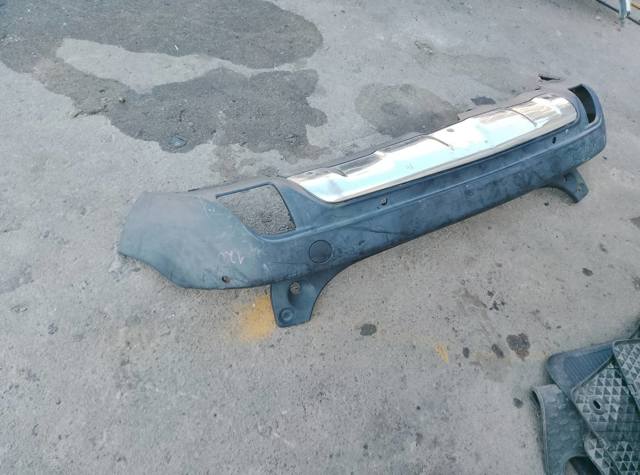 Бампер задній