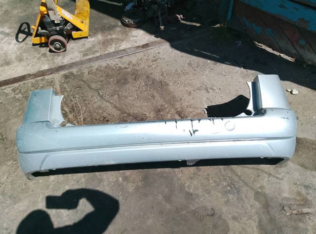 Бампер задній