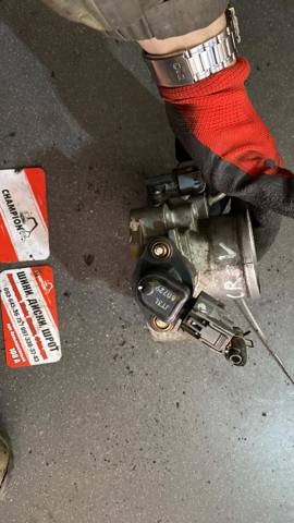 Дросільна заслінка в зборі Honda CR-V 1 — фото 1