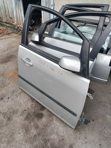 Двері передні, праві