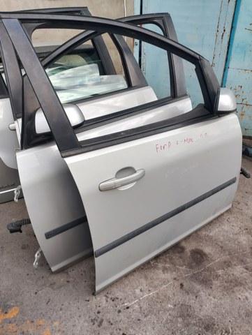 Двері передні, праві