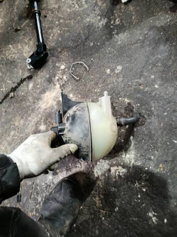 Бачок системи охолодження, розширювальний — фото 6