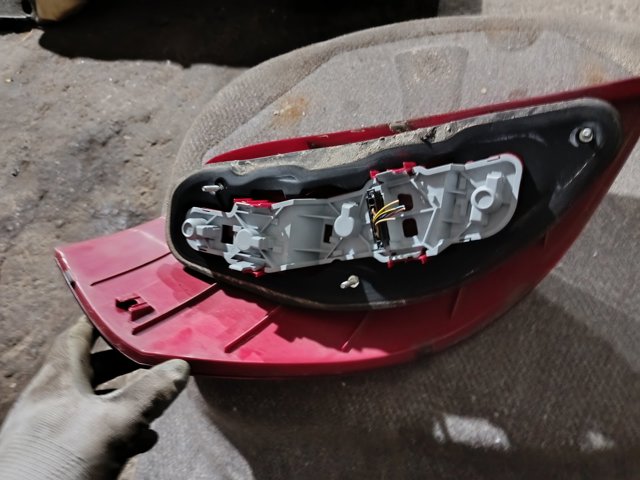 Фонарь задний правый — фото 3