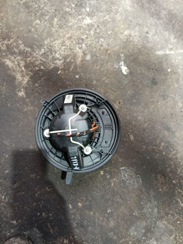 Двигун вентилятора пічки (обігрівача салону)