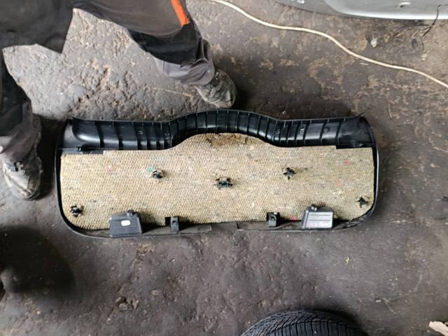 Карта кришки багажника — фото 2