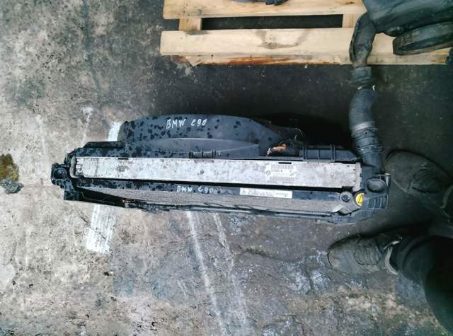 Радиатор охлаждения двигателя