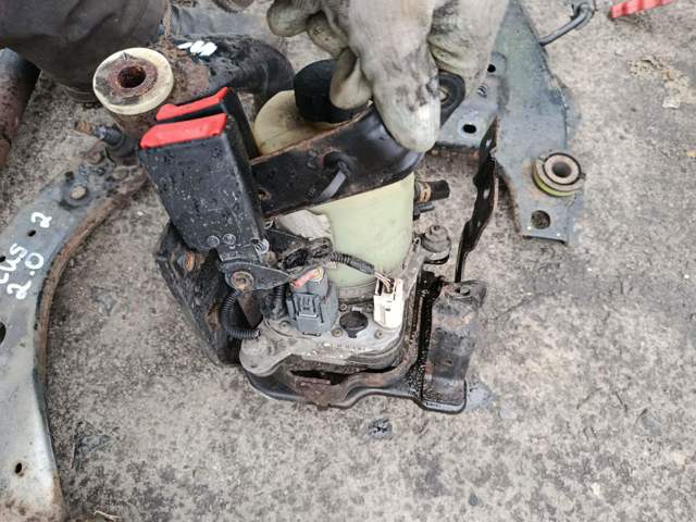 Насос гідропідсилювача керма (ГПК)