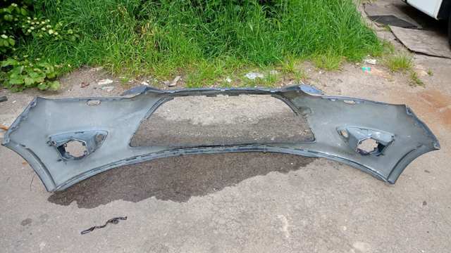 Бампер передній