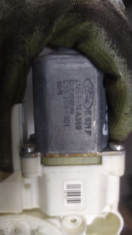 Двигун склопідіймача двері передньої, лівої