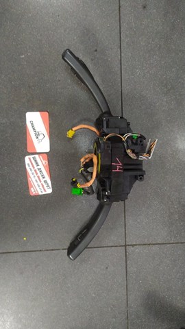 Підкермовий перемикач правий volv