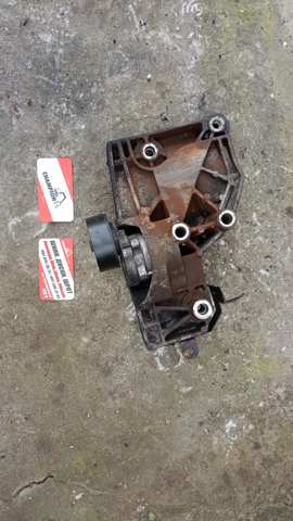Кронштейн компрессора кондиционера 1854964 OPEL
