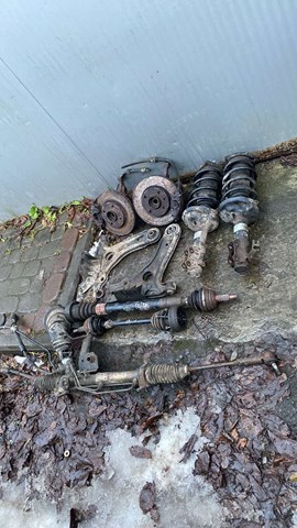 Рычаг передней подвески нижний левый/правый