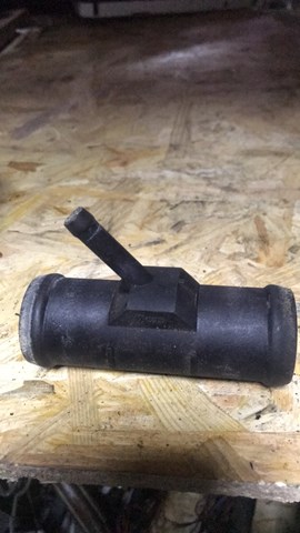 Трубопроводы и шланги системы охлаждения 1C0121438A VAG