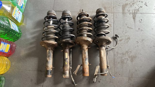 Пружина передня