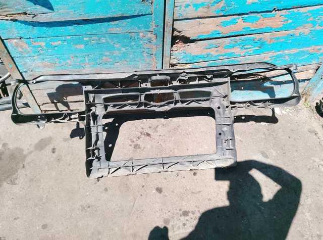 VAG 1J0805594 Рамка радиатора в наличии Кривой Рог