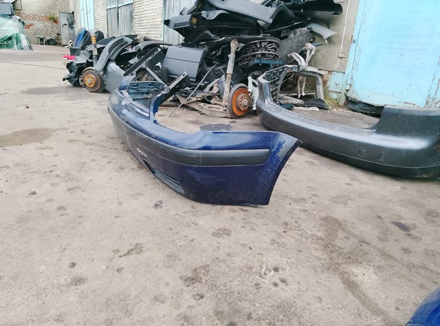 Бампер передній