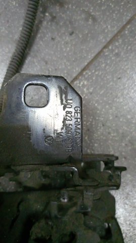 1J0823509B VAG Замок капота купить в Днепр