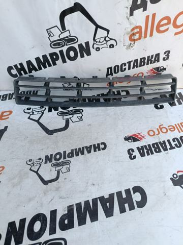 Решетка бампера переднего центральная 1J0853677D VAG