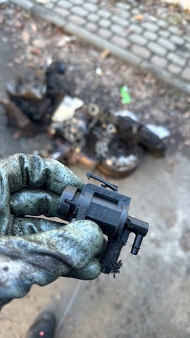 VAG 1J0906283A Клапан соленоид регулирования заслонки EGR в наличии Сумы