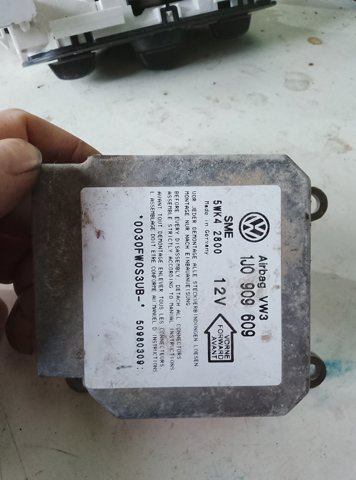 1J0909609 VAG Модуль-процессор управления подушкой безопасности (ЭБУ AIRBAG) купить в Полтава