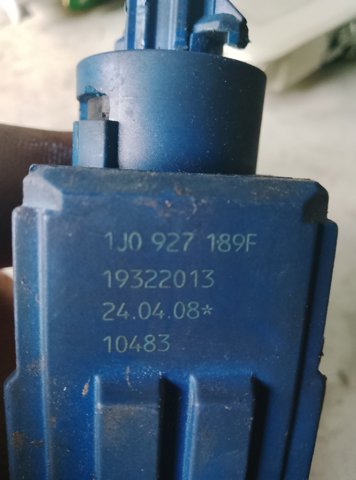 VAG 1J0927189E Датчик включения сцепления  в наличии Черновцы