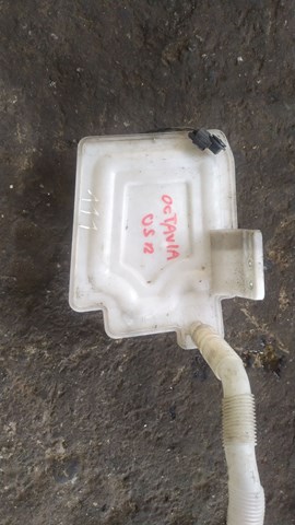 VAG 1J0973722 Разъем (фишка) противотуманной фары в наличии Ровно