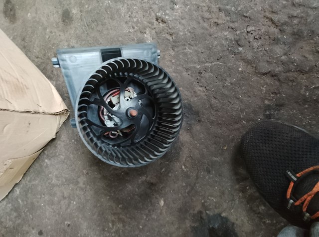 Мотор вентилятора печки (отопителя салона)