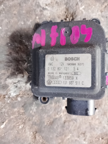 Двигун заслінки печі