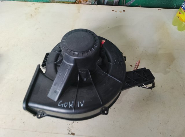 Двигун вентилятора пічки (обігрівача салону)