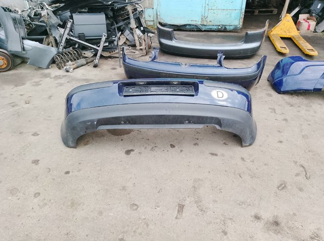 Бампер задній