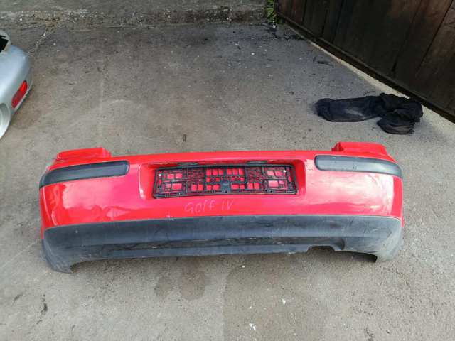 Бампер задній