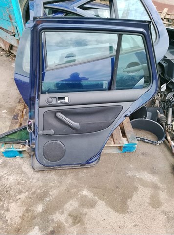 Двері задні, праві