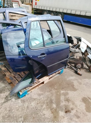 Двері задні, праві