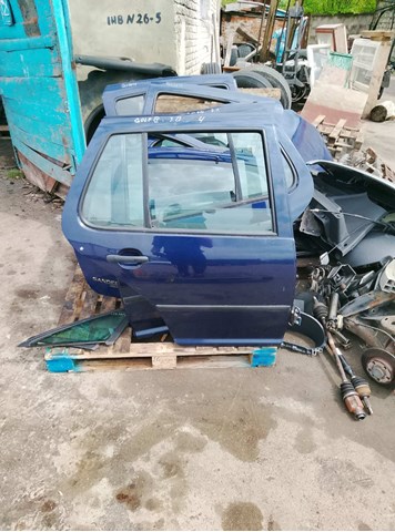 Скло задньої двері правої