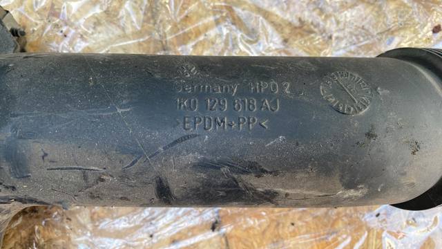 1K0129618AJ VAG Патрубок воздушный, вход в резонатор купить в Кривой Рог